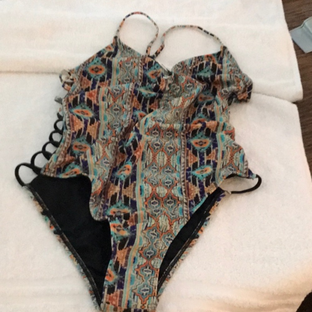 L space swimsuit